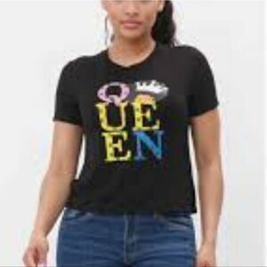 BRAND NEW LOVE J SHORT SLEEVE ROUNDNECK WOMEN"S QUEEN CROP T-SHIRTS
